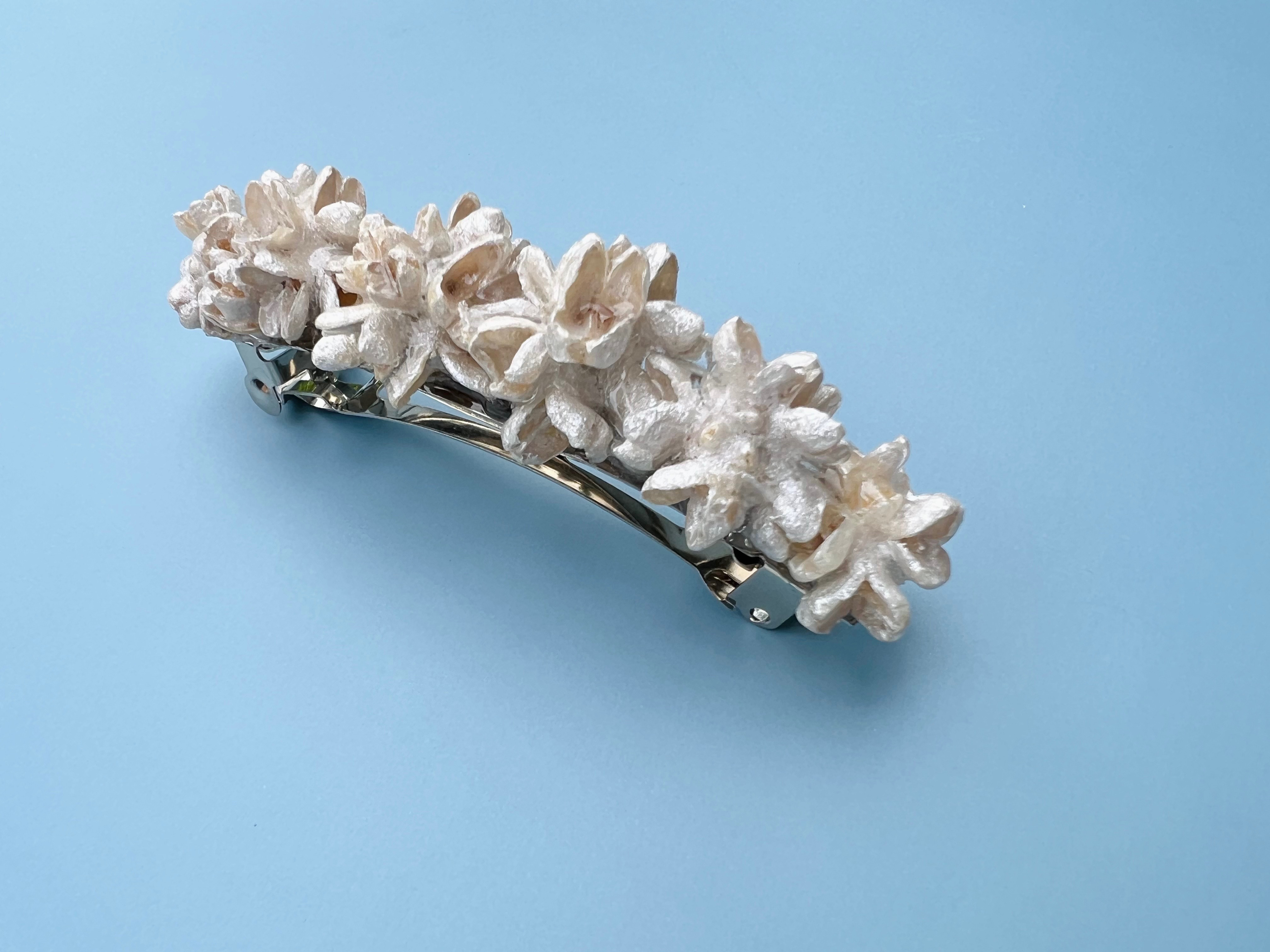 フラワーコーンバレッタ Pearl white