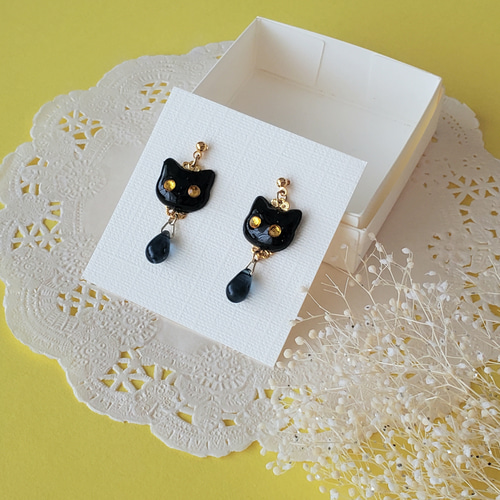 にゃんこピアス☆両耳 チェコガラス☆黒猫☆レジン☆猫ジュエリー 猫  