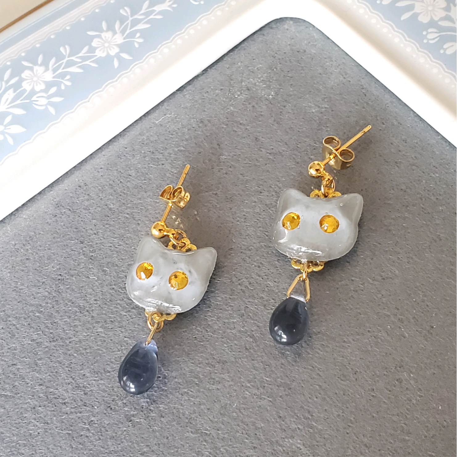 itimi セラミック 陶器　猫　ピアス itimi セラミック 陶器 猫 ピアス
