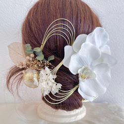 胡蝶蘭の髪飾り【金箔付き】　成人式　結婚式 1枚目の画像