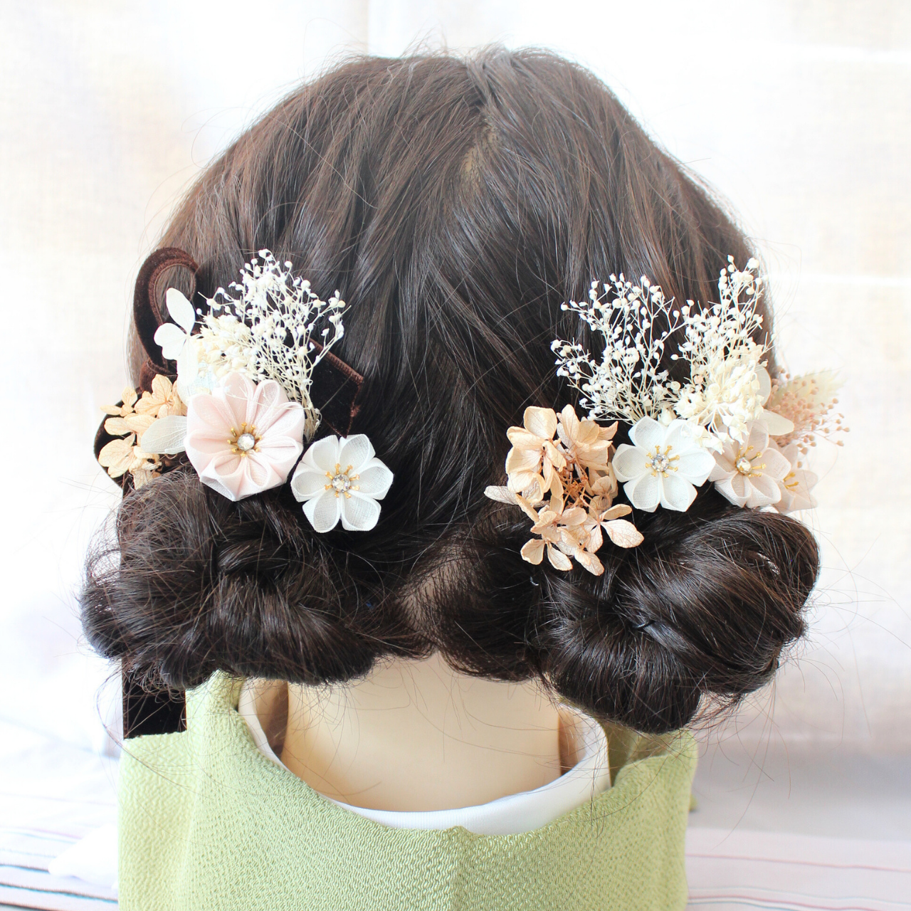 【FC-2400-1】 髪飾り 成人式 卒業式 ピンク 白 プリザーブド ベロアリボン つまみ細工 七五三 浴衣