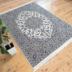ペルシャ絨毯カシャーン産　アイボリー ベージュ ホワイト 205×145cm 5大産地 エレガント 華やか 1枚目の画像