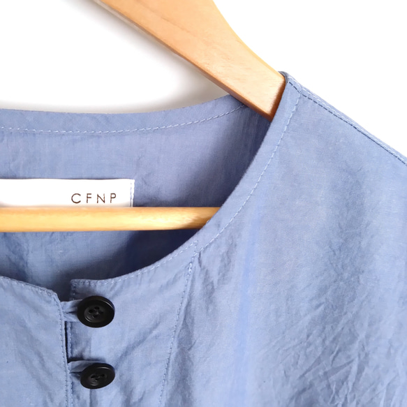 再販！× 5  新！さわやかなブルーのシャツトップ  しなやかなコットンテンセル  ブルーシャンブレー 17枚目の画像
