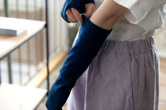 [靛藍/柳編織布料] 遮陽臂套 有機棉 第4張的照片