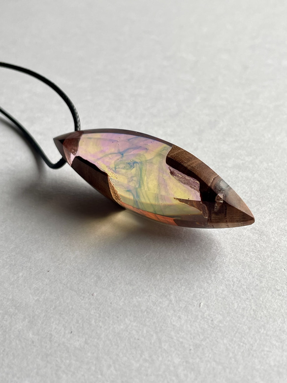 ウッドレジンペンダント〜砂漠の蜃気楼〜 ネックレス・ペンダント