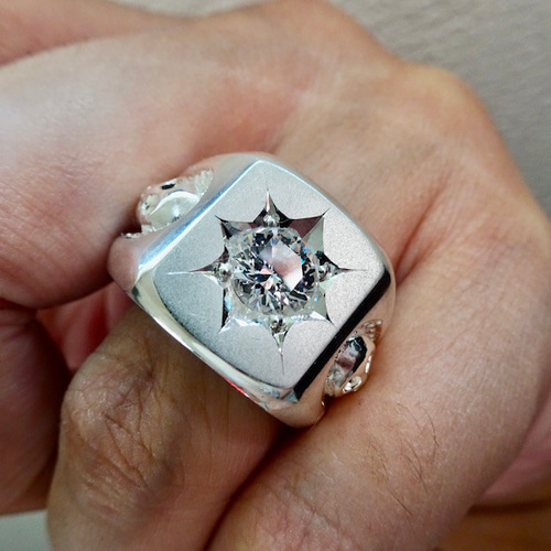 仁尾彫金『一つ星ジルコニア、プラチナ、ラッキースカル印台リング  