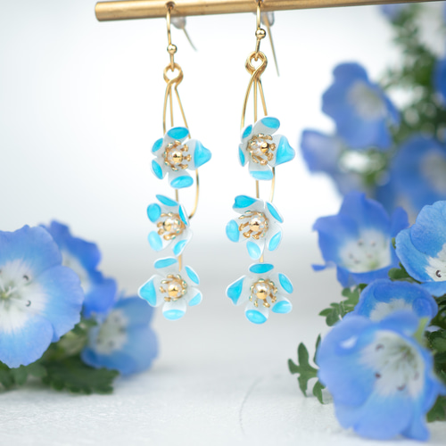 K14gf New ゆれるネモフィラの花 大ぶりピアス(イヤリング変更可