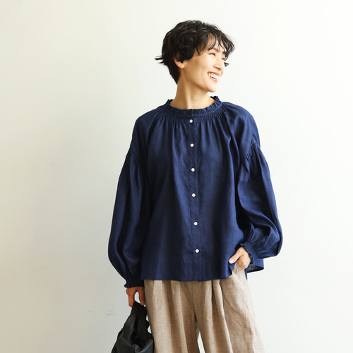 大人の抜け感と可愛さ叶える リネンブラウス リネン100％ 紺色 240408