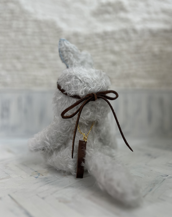 うさぎの着ぐるみを着たごーぐるにゃんこ(アクアシルバー) テディベアタイプ　羊毛フェルト ねこ　ぬいぐるみ　 7枚目の画像