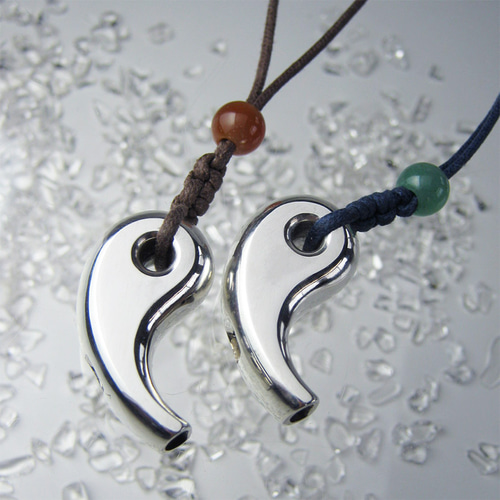 地震!?】銀の笛 勾玉 特大 シルバーペンダント ホイッスル ネックレス