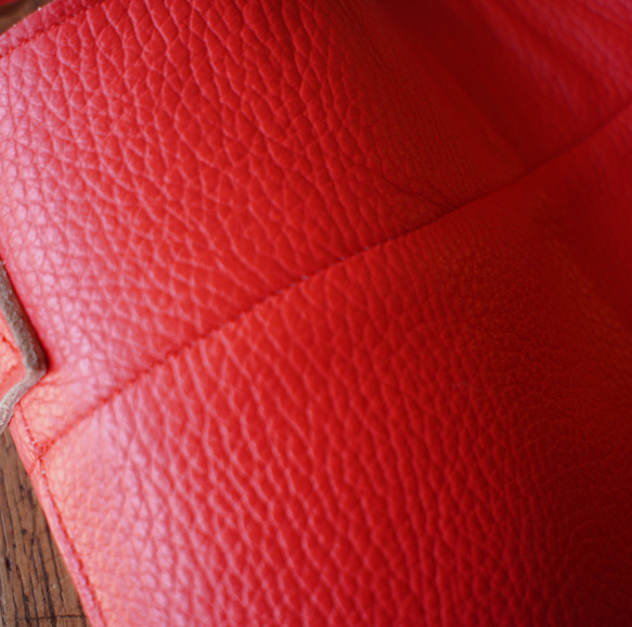 レザーワンハンドルバッグ (Mサイズ・赤) ショルダーバッグ ハンドバッグ 牛革 レザーバッグ 手持ち 肩掛け 11枚目の画像
