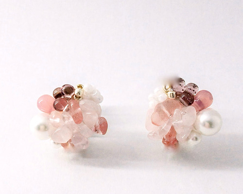 ☆❤️ 天然石　ローズクォーツ　薔薇　ピアス　イヤリング　ハンドメイド 花束✳︎ローズクォーツ イヤリング／ピアス 金属アレルギー対応