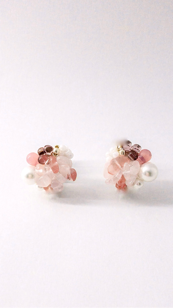 花束✳︎ローズクォーツ イヤリング／ピアス 金属アレルギー対応