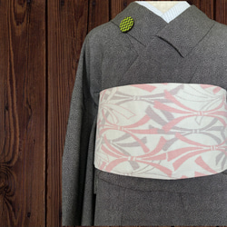 採用捆綁的 Noshi Ayami Oshima Kasuri 和 Oshima Tsumugi 幾何圖案灰紫色製成。成人軍用腰 第7張的照片