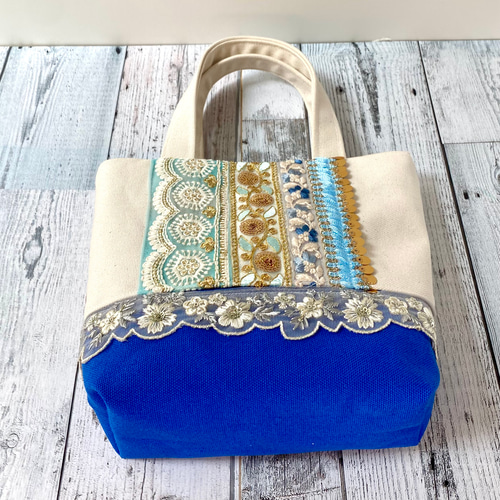 美しい透け感ブルーのインド刺繍トートバッグ【Sサイズ】 トートバッグ