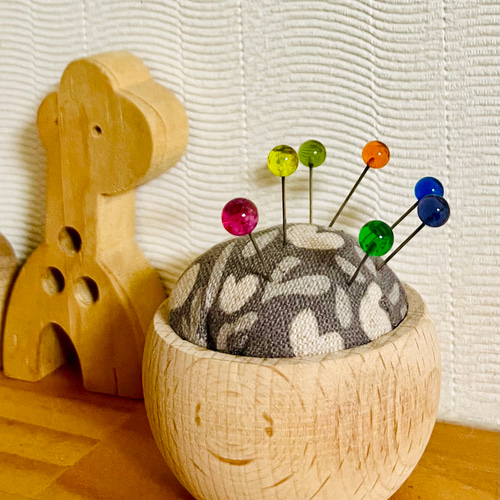 アンティーク キューブピンクッション ガラスのまち針 ドイツ製