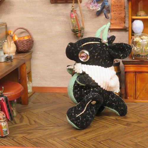 2024.4月】 手のひらサイズの手乗りドラゴン☆旅するドラゴン【黒