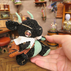 2024.4月】 手のひらサイズの手乗りドラゴン☆旅するドラゴン【黒