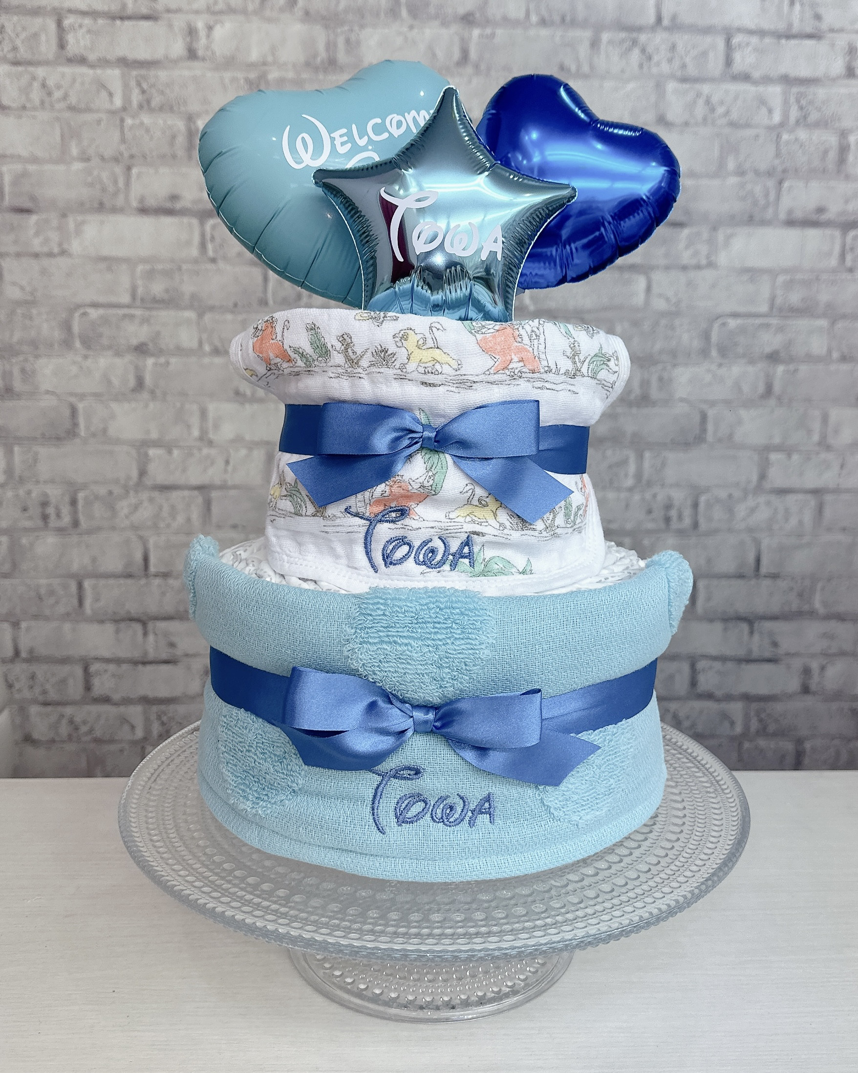 Disneyブルーのおむつケーキ