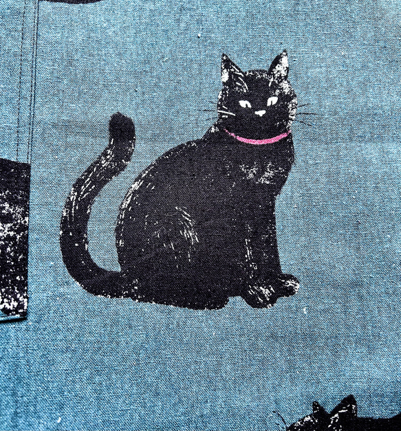 黒猫のカフェエプロン【黒猫ムッシュ柄】 4枚目の画像