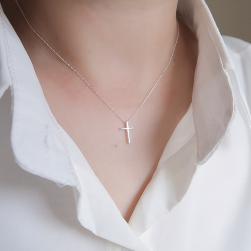 925スターリングシルバーの細いクロスペンダントネックレス鎖骨