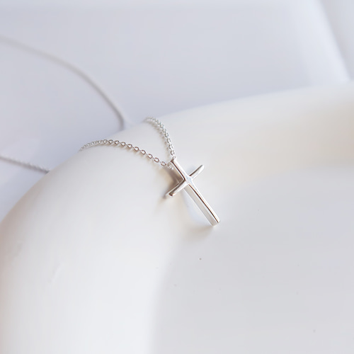 925スターリングシルバーの細いクロスペンダントネックレス鎖骨