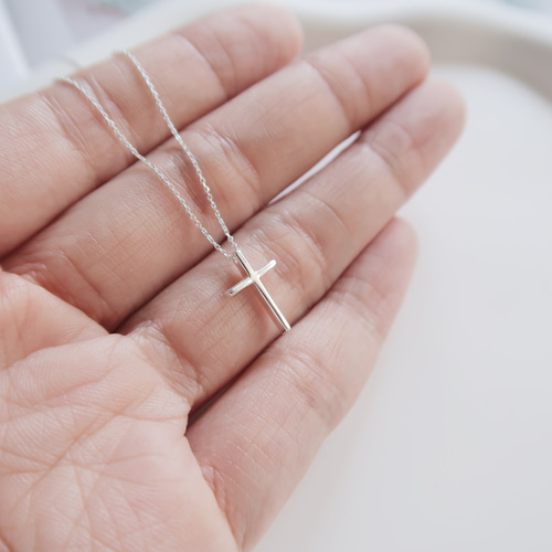 ジェニファーカーティス　スターリングシルバー925 クロス型ペンダントネックレス TIFFANY&Co.（ティファニー） 新品同様 シグネチャー クロス