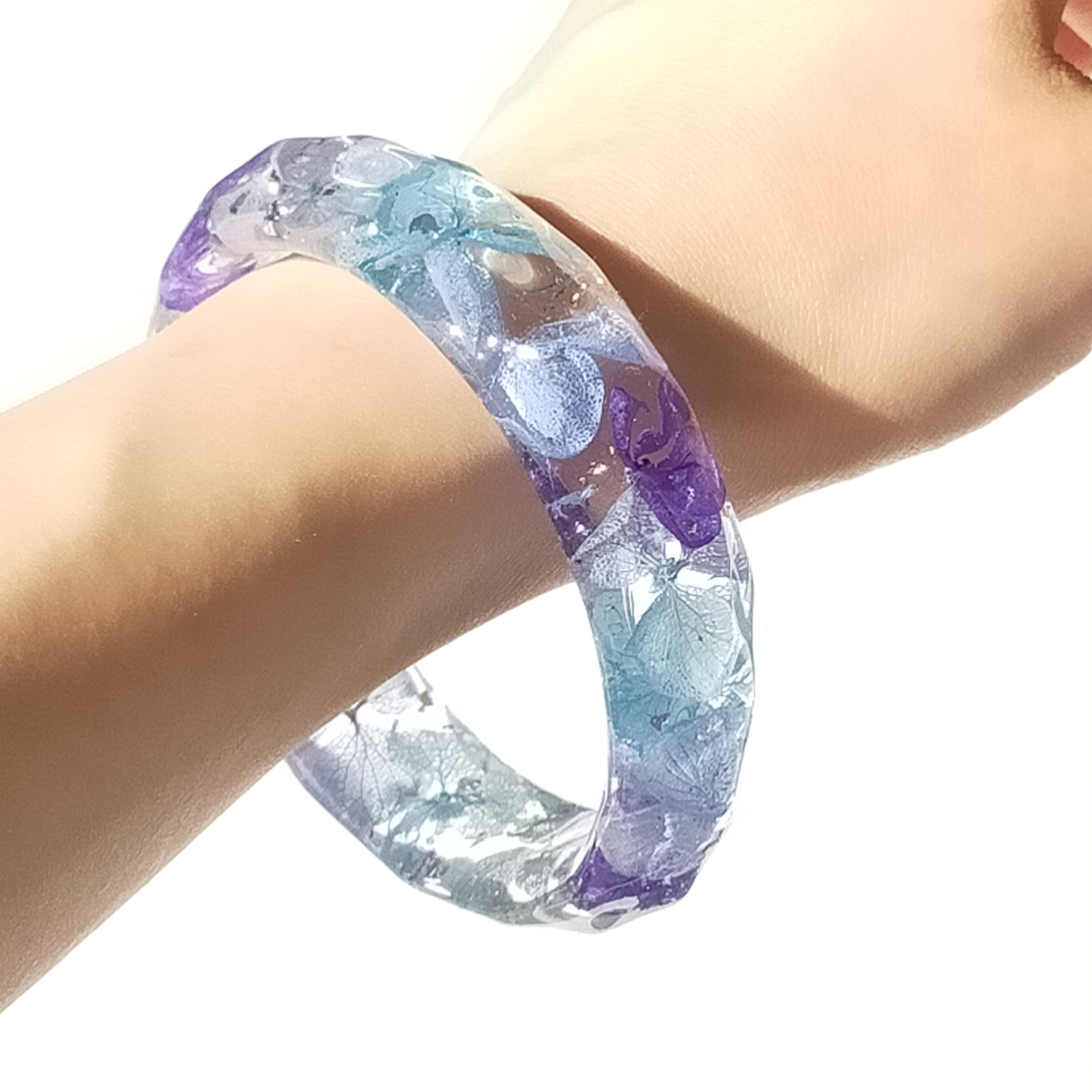 〜箔/ラメ入り 色を選べる紫陽花バングル〜アナベルアジサイ　ブルー　クリア　レジン　ハーバリウム　ドライフラワー透明　魚