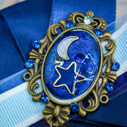 MASU エムエーエスユー　BIJOUX BROOCH(BLUE)　ビジュー MASU（エムエーエスユー）のBIJOUX BROOCH BLUEの通販サイト