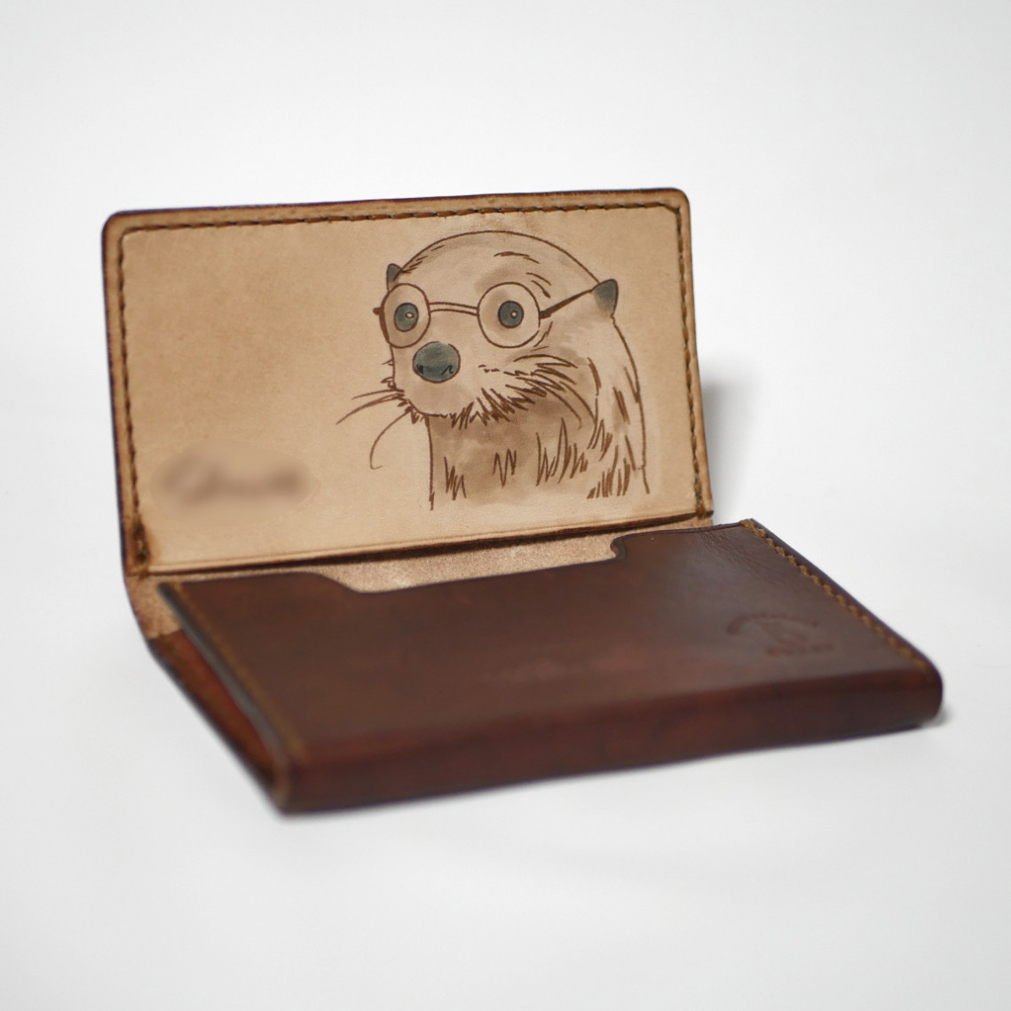 うちの子似顔絵でイラスト染色　本革名刺入れ【受注制作】　写真からイラストにして手縫いで製作　プレゼント　ペット　猫　犬