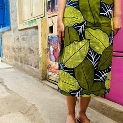 キテンゲ巻きスカート（イエローグリーンリーフ）★ケニアで愛される布「キテンゲ」使用。アフリカンプリント★ 3枚目の画像