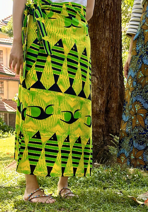 キテンゲ巻きスカート（フィッシュイエロー）★ケニアで愛される布「キテンゲ」使用。アフリカンプリント★ 4枚目の画像