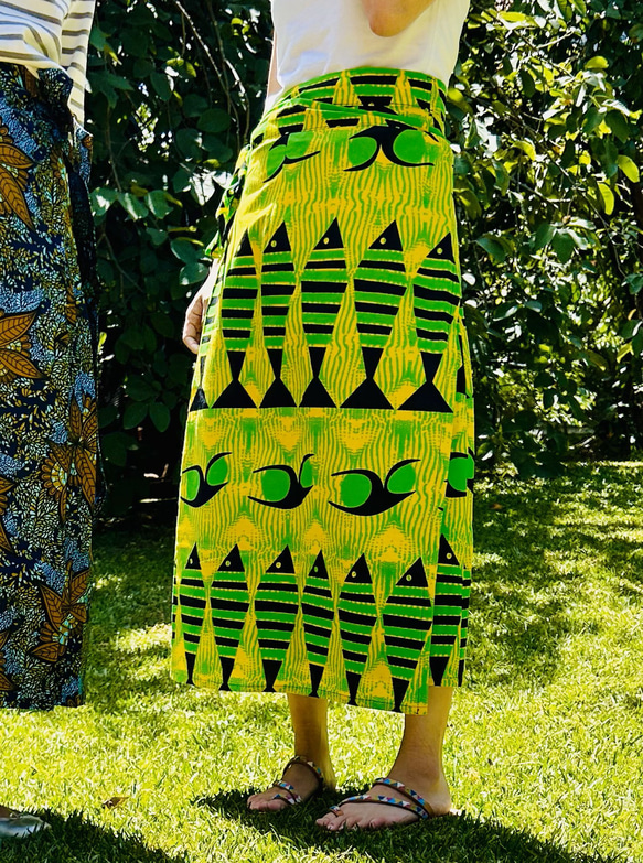 キテンゲ巻きスカート（フィッシュイエロー）★ケニアで愛される布「キテンゲ」使用。アフリカンプリント★ 3枚目の画像