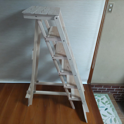 杉折りたたみ階段型脚立（奥行き80cm、高さ120cm、幅40cm