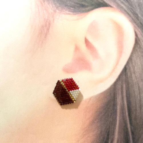 デリカビーズ織り ハンドメイドピアス 幾何学模様 シンプル ピアス 