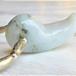 【C46】　ネックレス　翡翠　ひすい　勾玉　まが玉　古銀細工　天然石　天然石ビーズアクセサリー 4枚目の画像