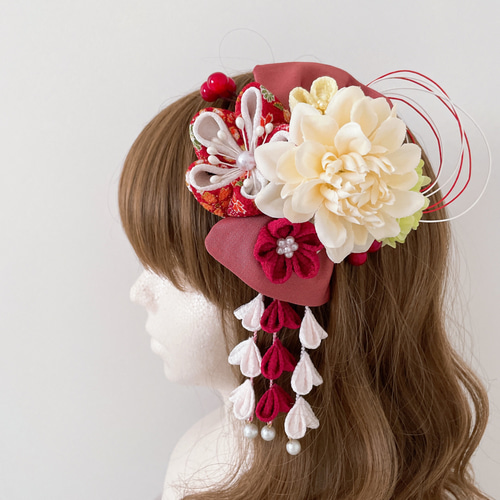 つまみ細工の髪飾り【大きなお花とリボン 赤ピンク系 さがり付き】成人