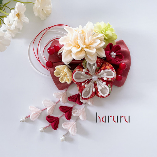 つまみ細工リボン髪飾り　ピンク　赤　白　七五三　成人式　浴衣　結婚式 つまみ細工リボン髪飾り 七五三 成人式 浴衣 結婚式 赤 ピンク