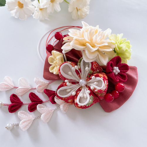 つまみ細工リボン髪飾り　ピンク　赤　白　七五三　成人式　浴衣　結婚式 つまみ細工リボン髪飾り ピンク 赤 白 七五三 成人式 浴衣 結婚式