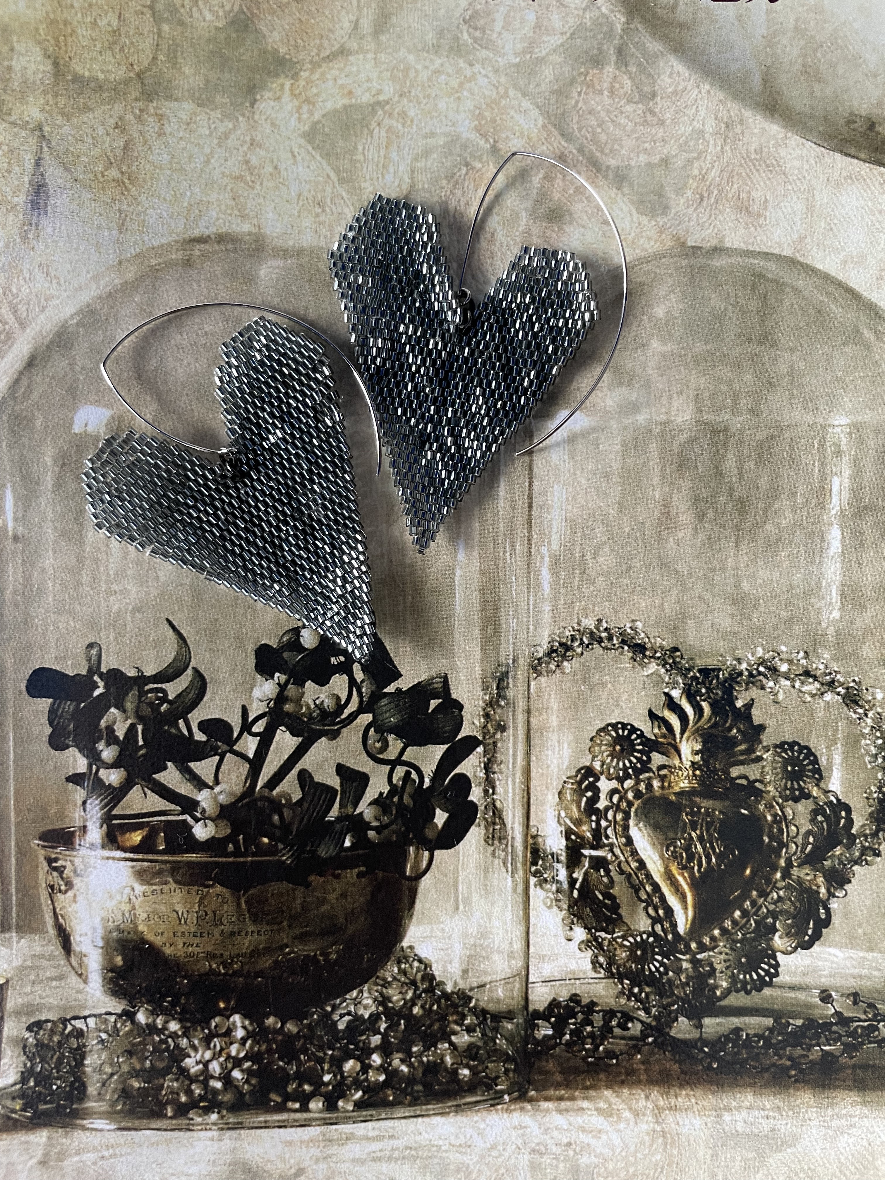 "THE POWER OF LOVE" ー ハートのピアス