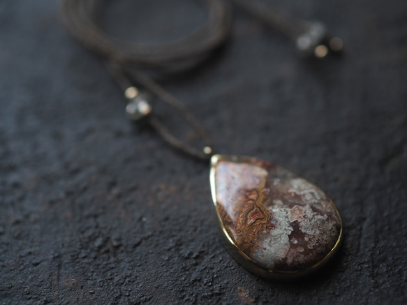 crazy lace agate brass necklace (yoka) 6枚目の画像