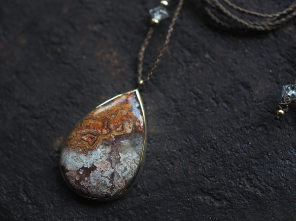 crazy lace agate brass necklace (yoka) 4枚目の画像