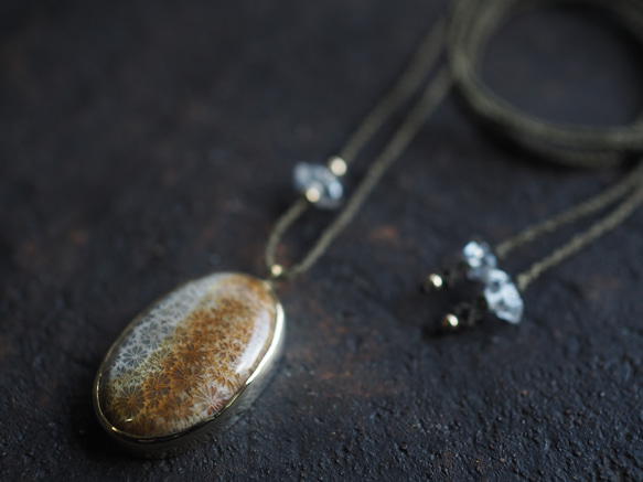 fossil coral brass necklace (yaka) 7枚目の画像