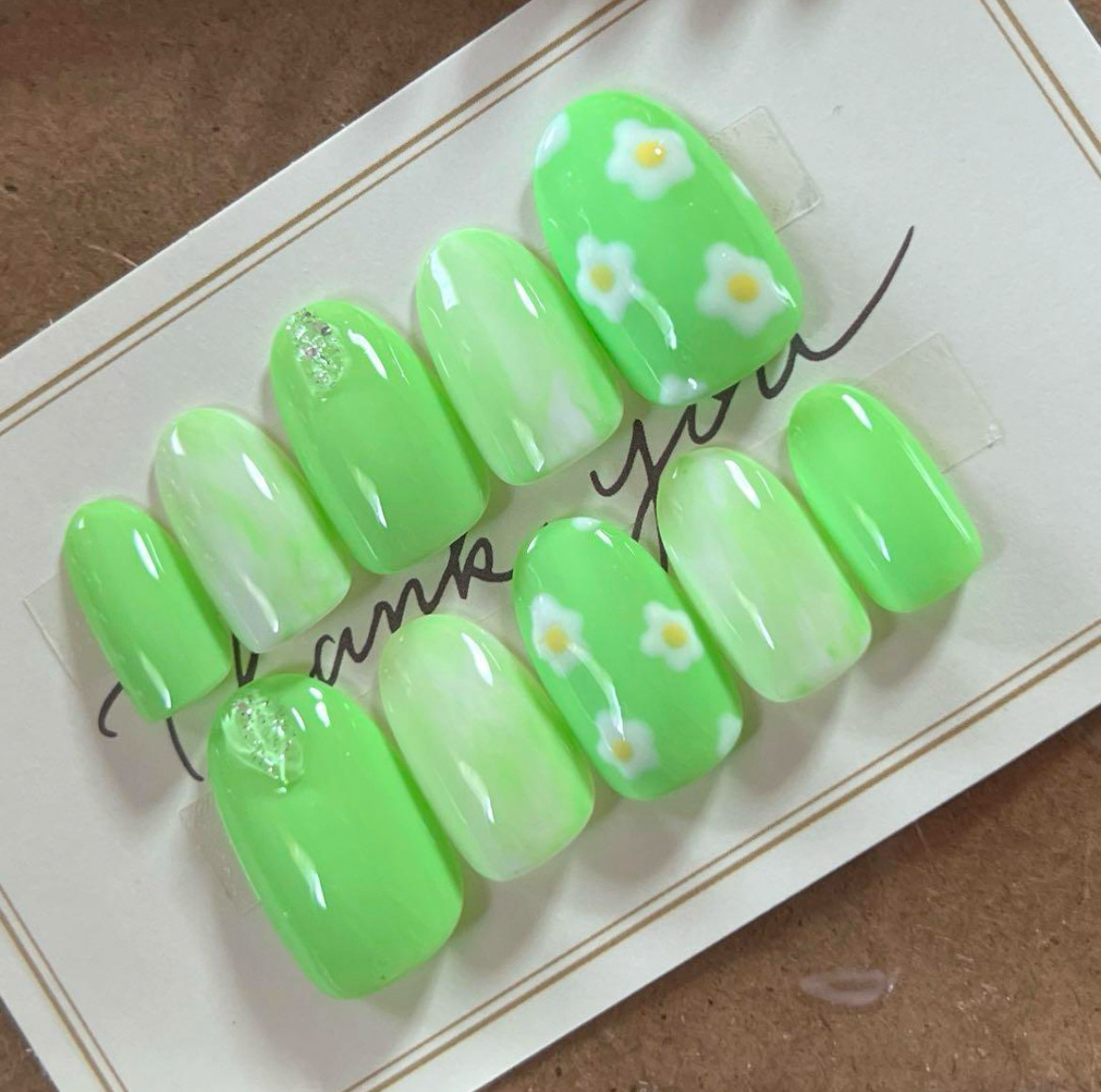 ネイルチップ 緑 ニュアンス 花 フラワー フルオーダーネイル オーダーネイル ネイルチップ 緑 ニュアンス 花 フラワー フルオーダーネイル