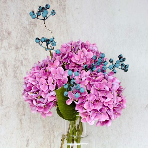 ピンク紫陽花3輪とブルーベリーの花束【花瓶別売り】 ブーケ