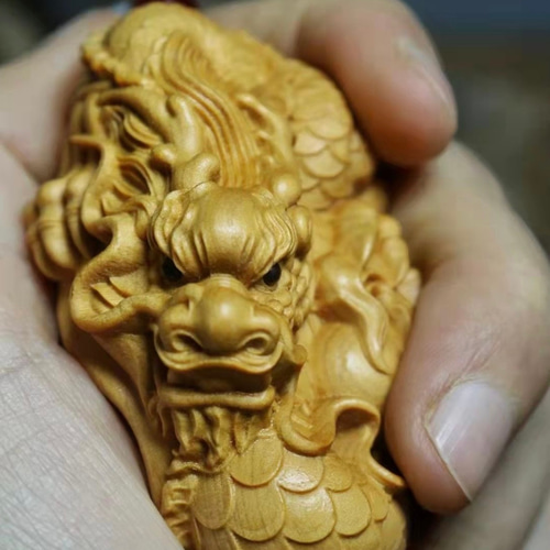 匿名発送 飾り 龍根付 細密黄楊木彫 一刀彫 リアル繊細彫刻（龍