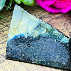 【宇宙エネルギー】虹　ラブラドライト　レインボー　磨き　原石　ラフストーン 4枚目の画像