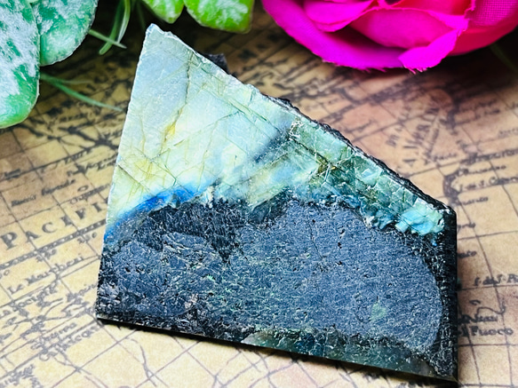 【宇宙エネルギー】虹　ラブラドライト　レインボー　磨き　原石　ラフストーン 4枚目の画像