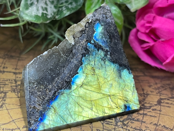 【宇宙エネルギー】虹　ラブラドライト　レインボー　磨き　原石　ラフストーン 1枚目の画像