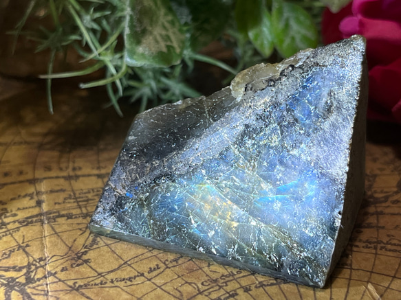【宇宙エネルギー】虹　ラブラドライト　レインボー　磨き　原石　ラフストーン 6枚目の画像